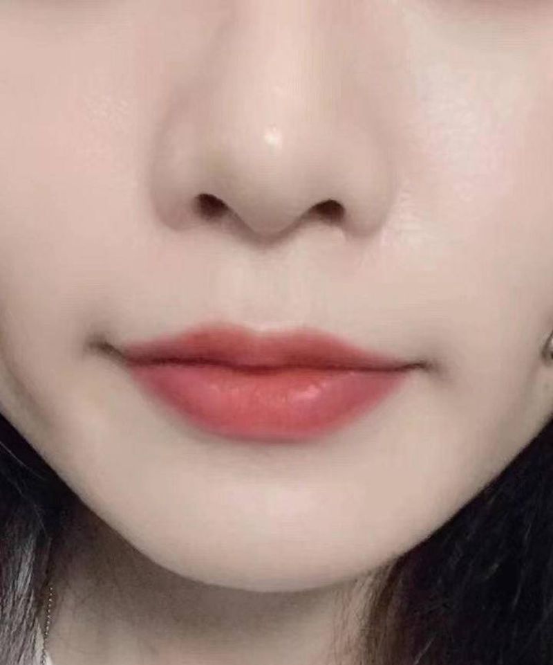 酒窝钉纹身图片_New School纹身图案