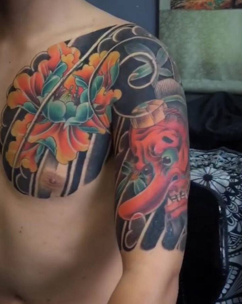 日式老传统半甲纹身图片_肩部手臂老传统新传统天狗牡丹花纹身图案