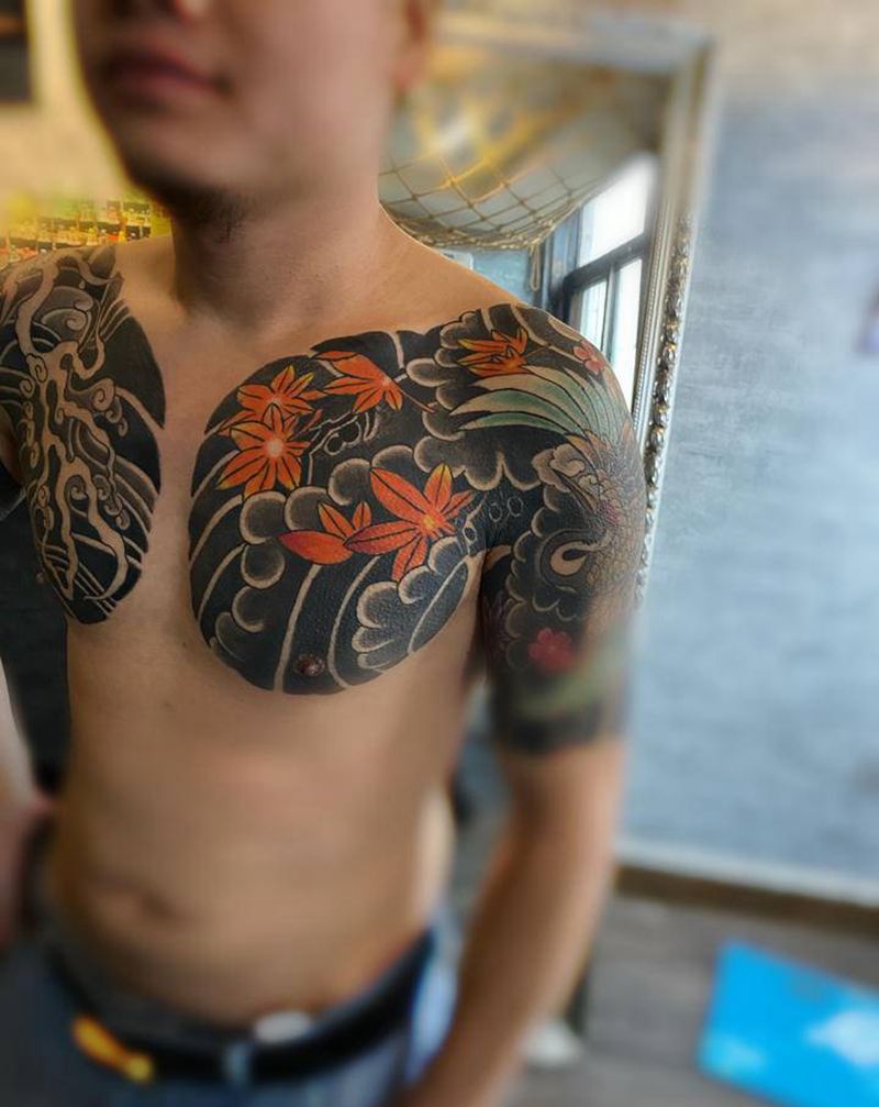 半甲纹身图片_胸部纹身图案