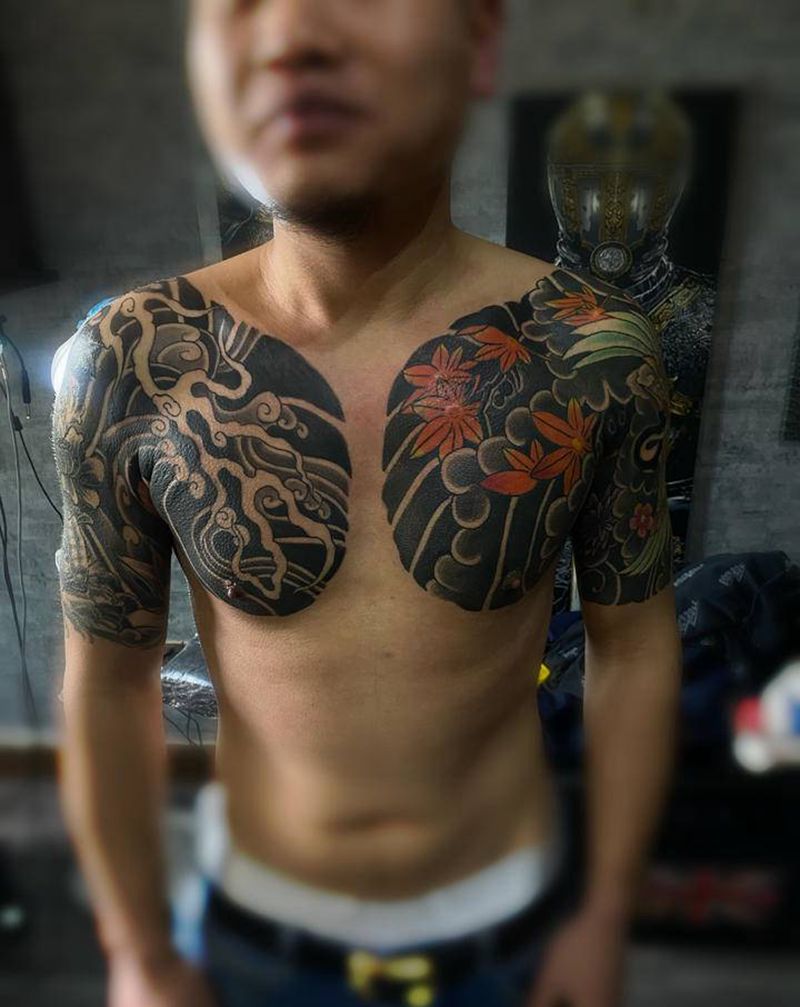 半甲纹身图片_肩部胸部纹身图案