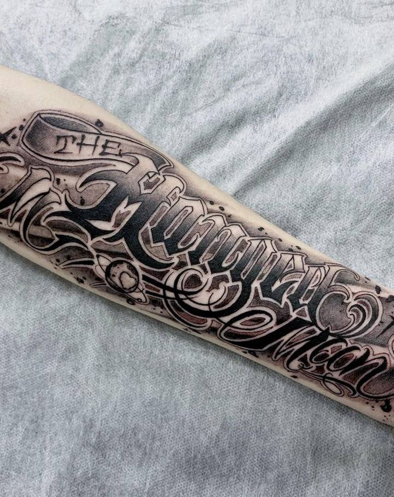 花体字纹身图片_手臂花体字纹身图案