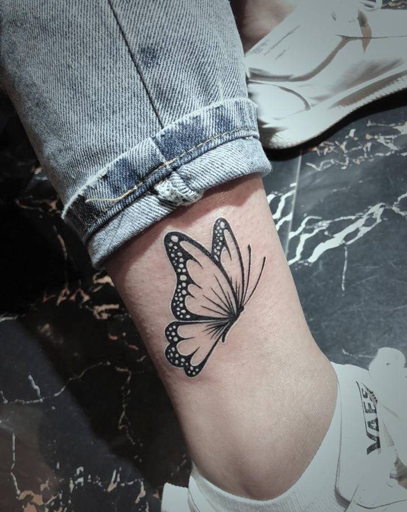 小清新蝴蝶纹身图片_手臂腿部小清新纹身图案
