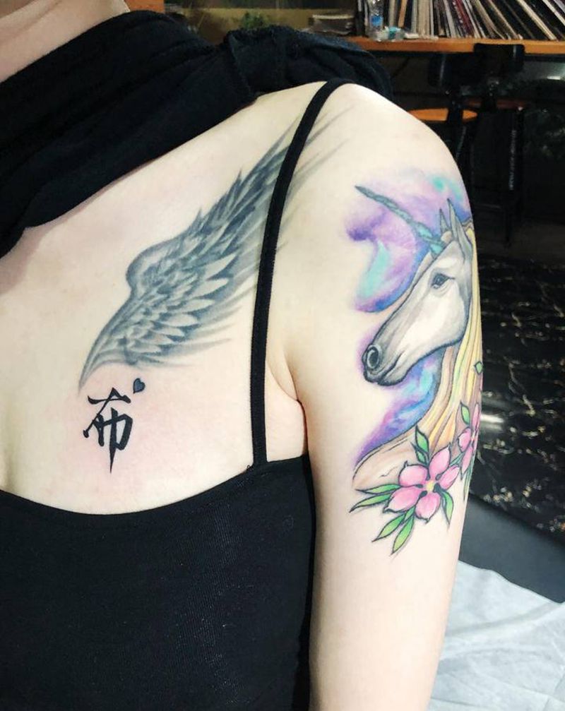 独角兽纹身图片_腿部手臂New School纹身图案