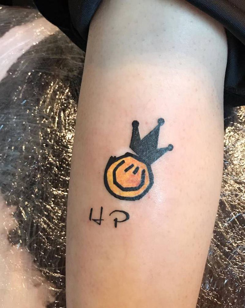 笑脸-疤痕遮盖纹身图片_腿部纹身图案