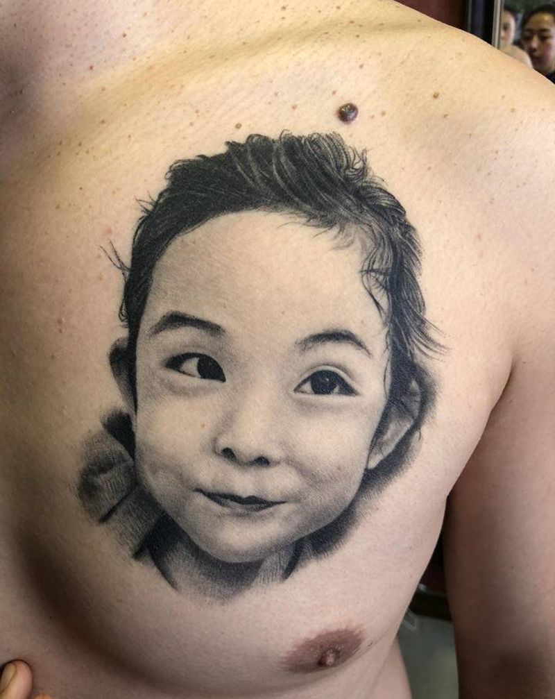 肖像纹身图片_胸部欧美写实纹身图案