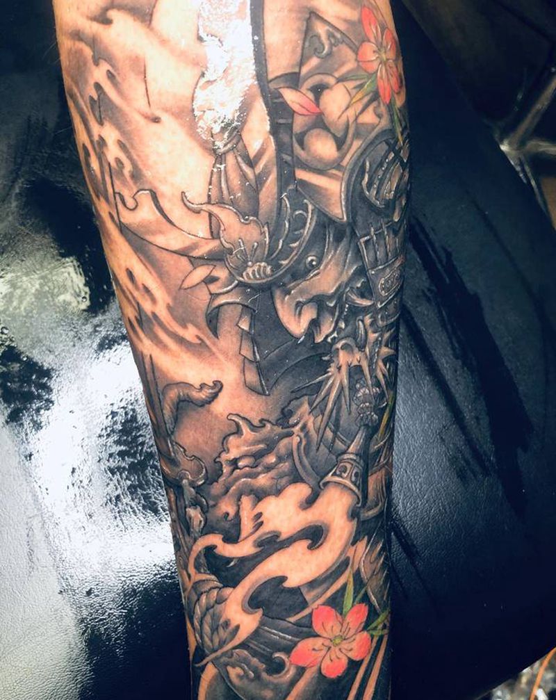 小腿武士纹身图片_腿部新传统纹身图案