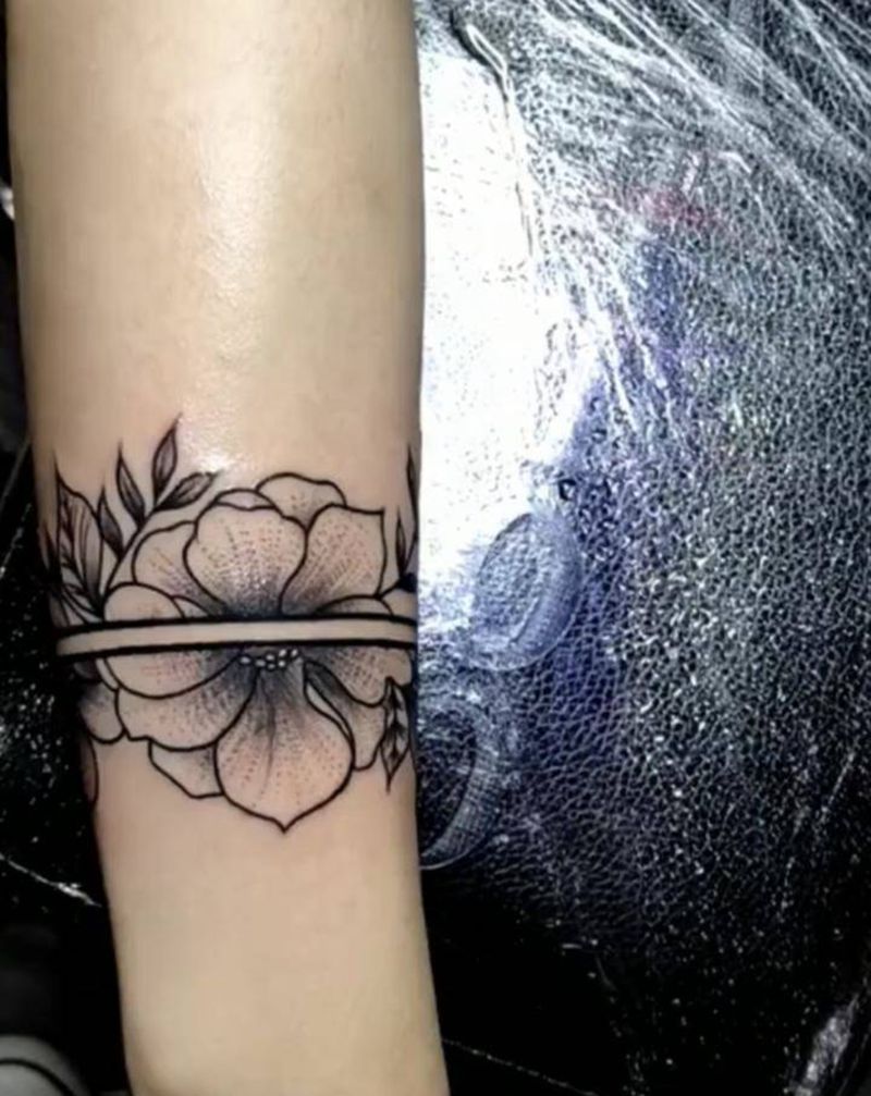 花环纹身图片_手臂纹身图案