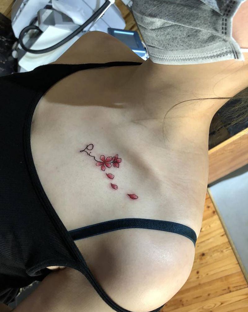 小清新花朵纹身纹身图片_背部胸部花体字纹身图案