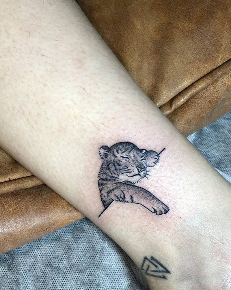 小老虎纹身纹身图片_腿部纹身图案