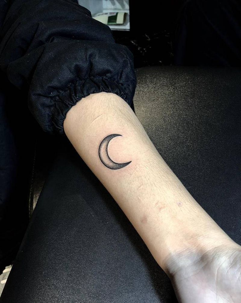 月亮纹身纹身图片_手臂纹身图案