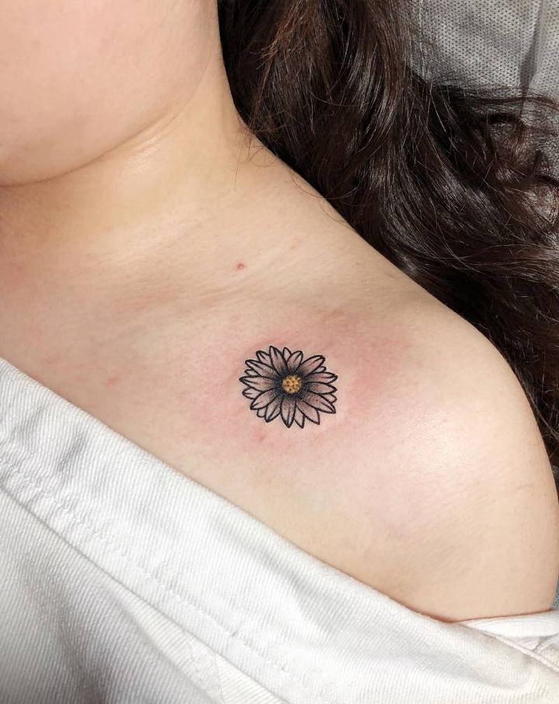 小雏菊纹身纹身图片_胸部肩部New School纹身图案