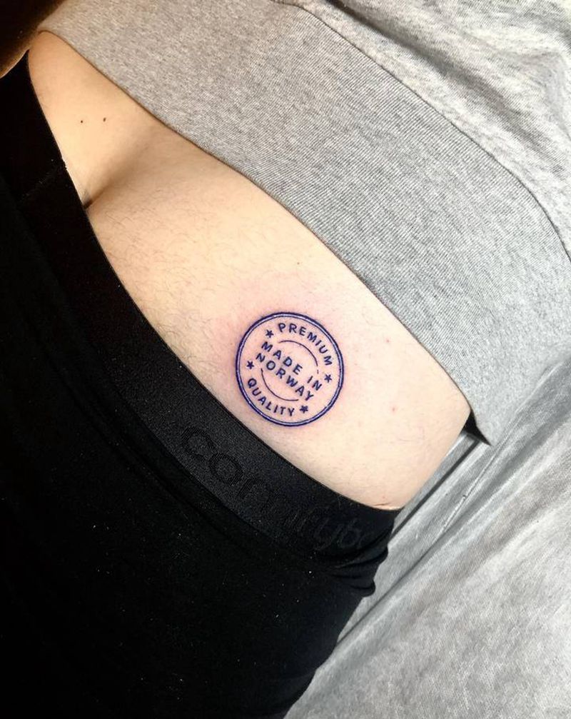 盖了个章纹身图片_臀部纹身图案