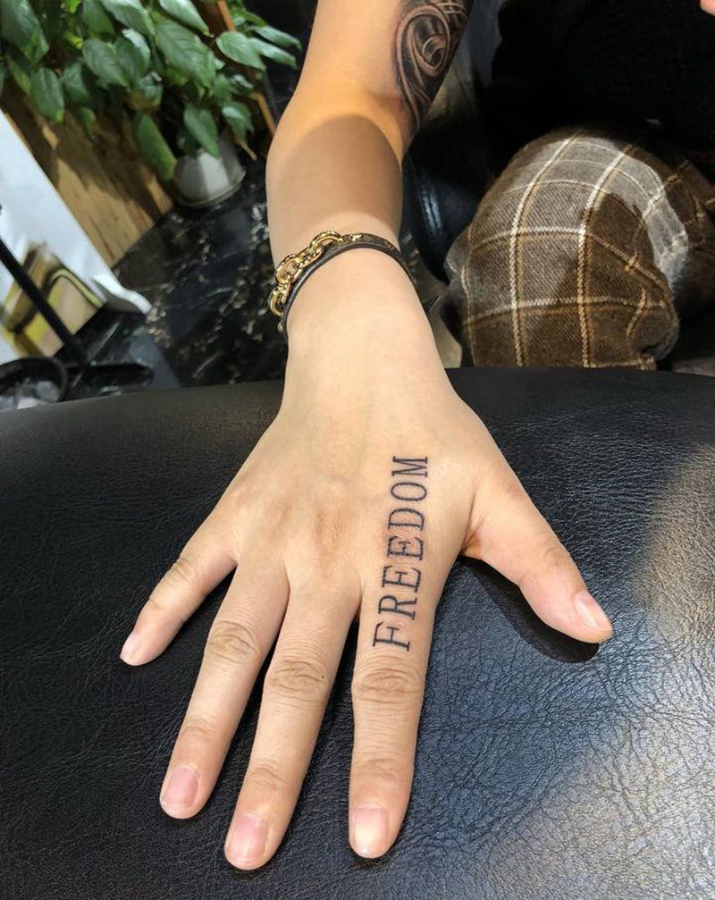 英文纹身图片_手臂手部花体字纹身图案