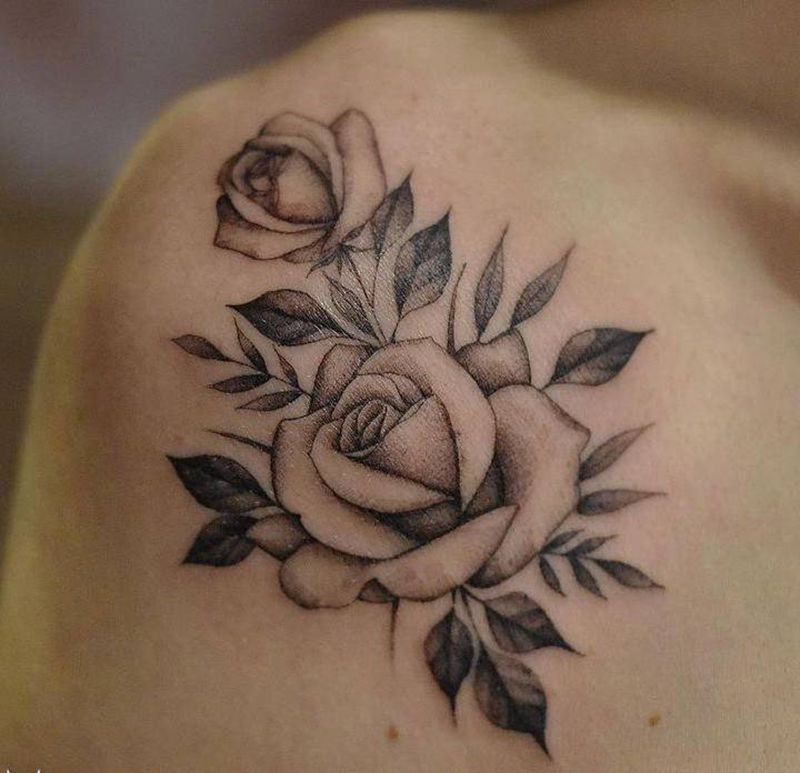 素花纹身图片_肩部纹身图案