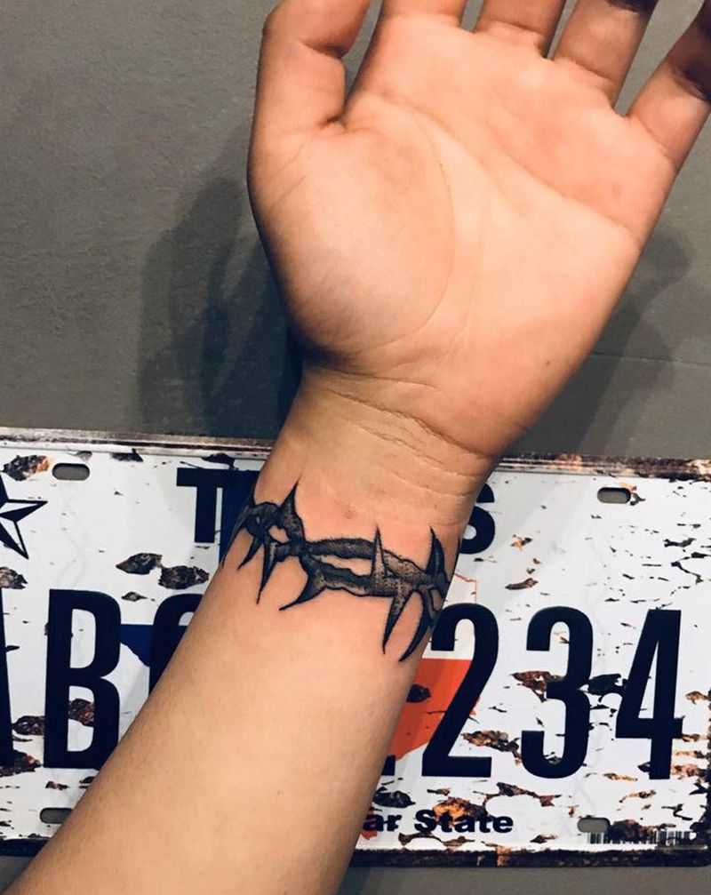 荆棘手环纹身图片_手臂纹身图案