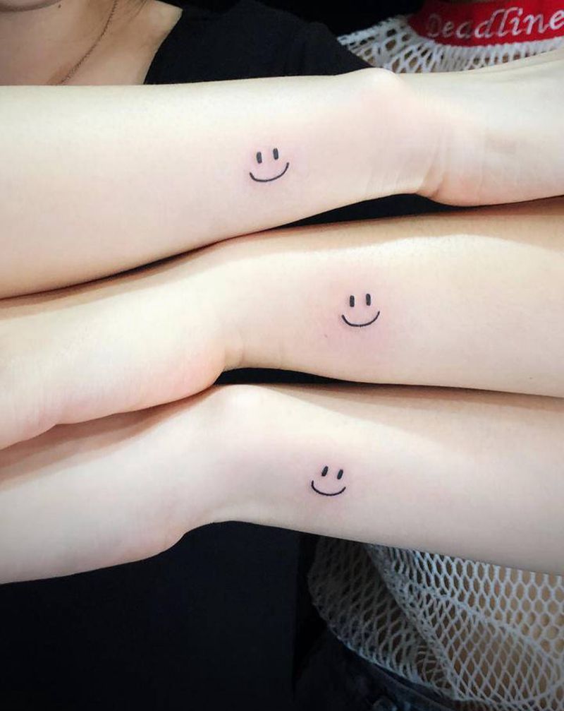 闺蜜款笑脸纹身纹身图片_手臂腿部笑脸纹身图案