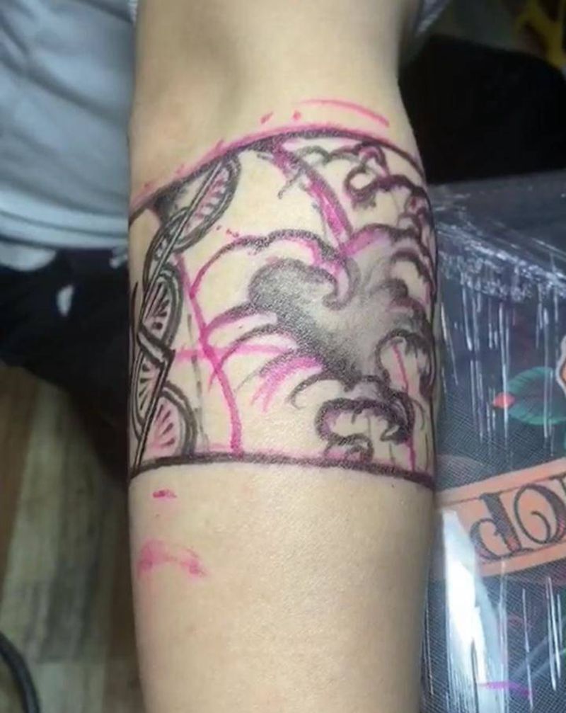 臂环纹身图片_手臂纹身图案