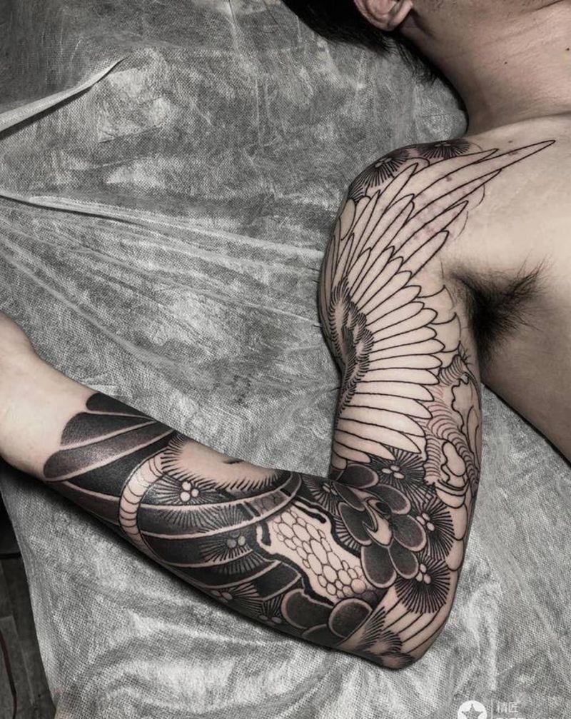 黑灰花臂老传统纹身图片_手臂老传统纹身图案