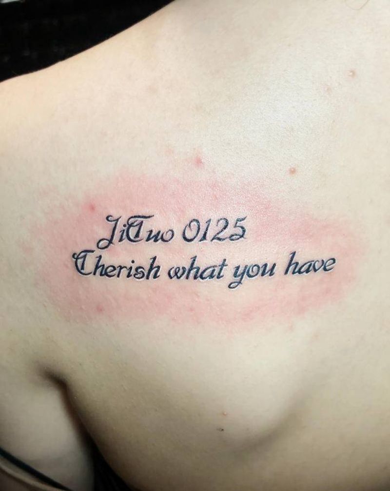 小清新字母纹身图片_背部胸部花体字纹身图案