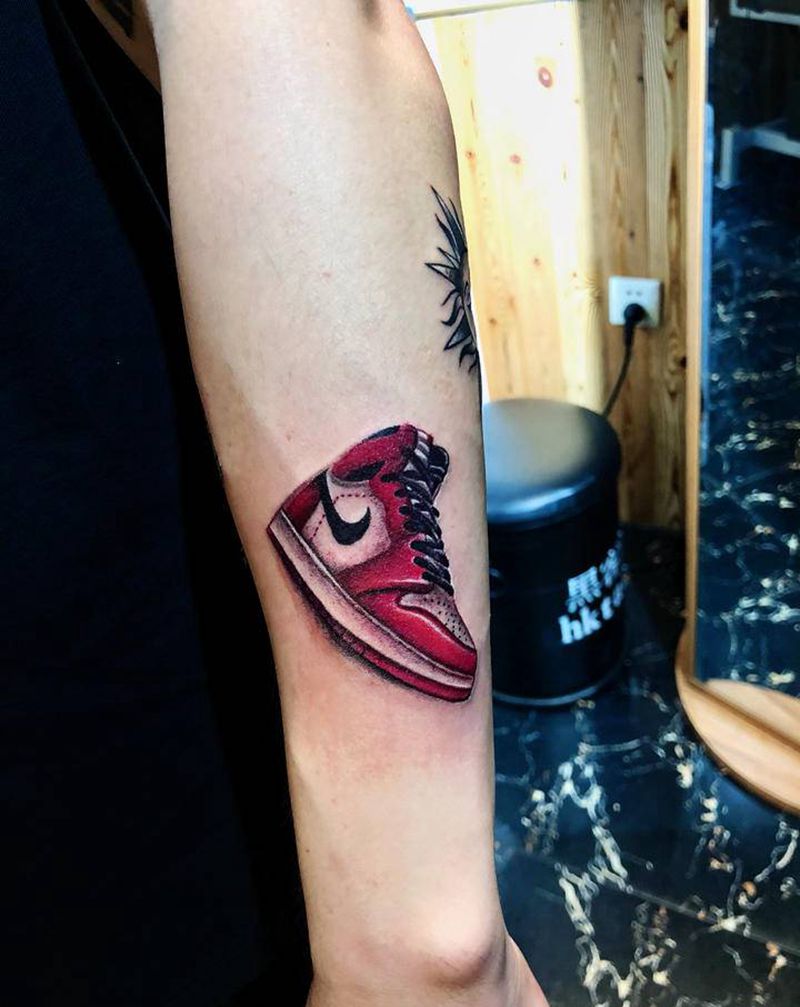 AJ鞋控纹身纹身图片_腿部手臂欧美写实纹身图案