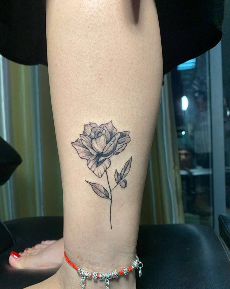 素花纹身图片_腿部新传统纹身图案