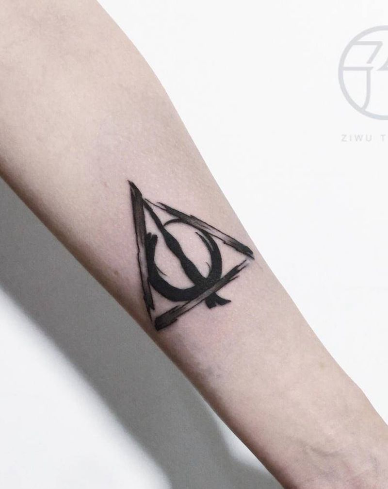 死亡圣器纹身图片_手臂纹身图案