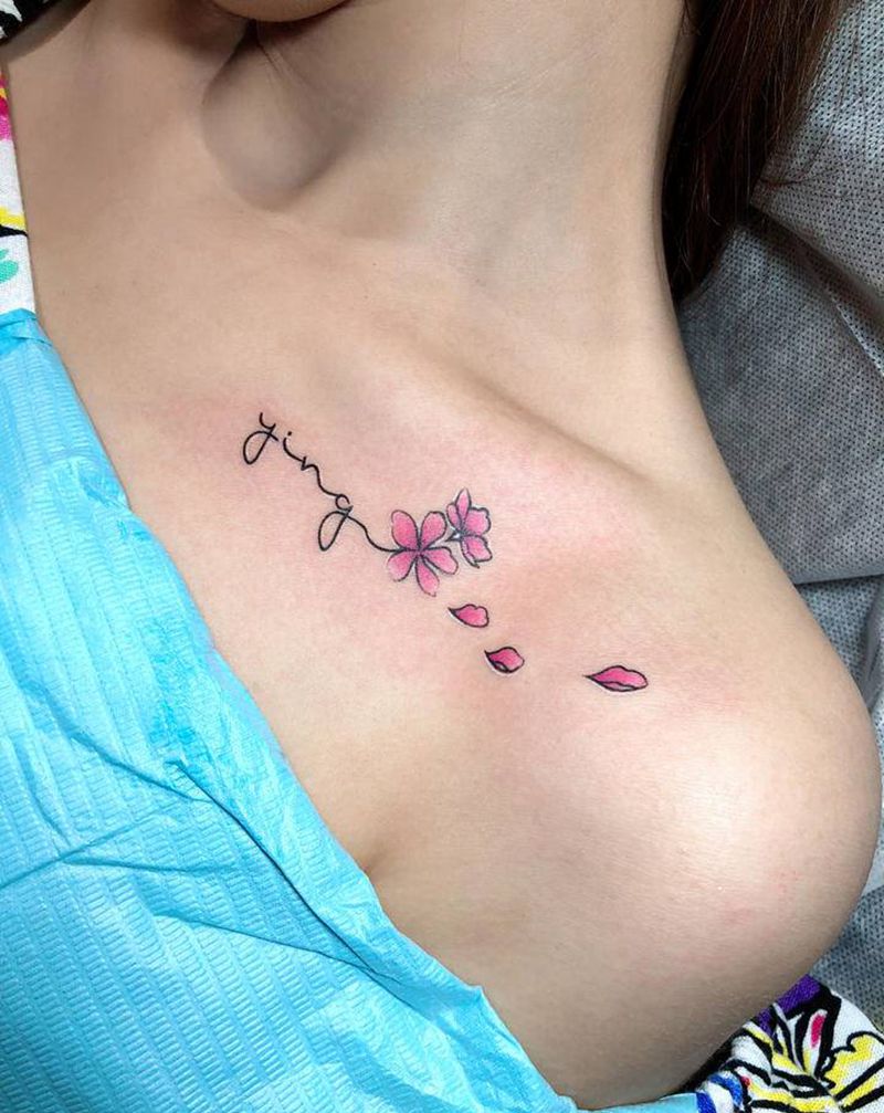 小清新锁骨英文➕花纹身图片_胸部背部花体字New School纹身图案