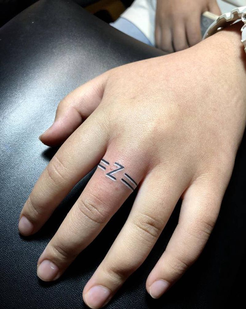 手指小清新纹身纹身图片_手部手臂花体字纹身图案