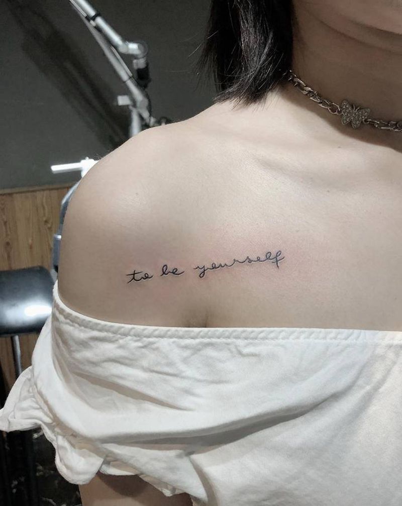 花体英文纹身图片_背部胸部花体字纹身图案