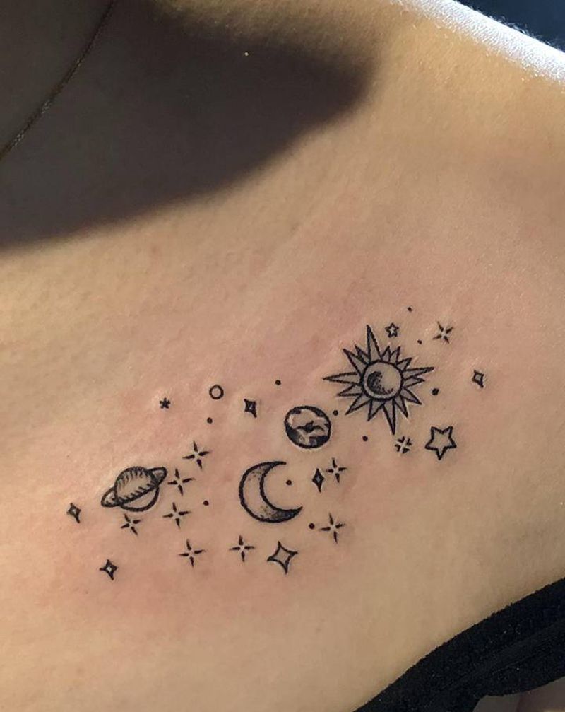 小清新纹身纹身图片_胸部背部点刺纹身图案