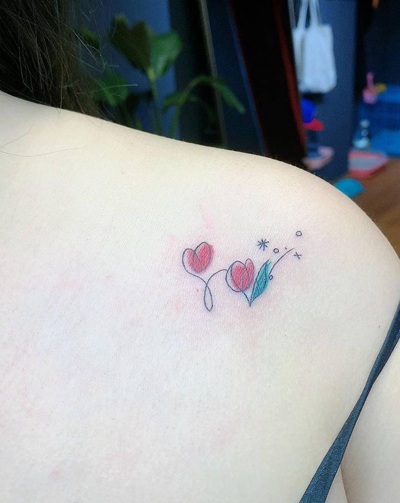 小花花纹身图片_肩部水彩纹身图案