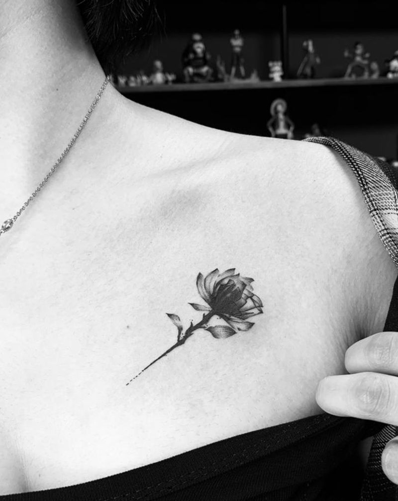 遮盖名字纹身图片_胸部水墨纹身图案