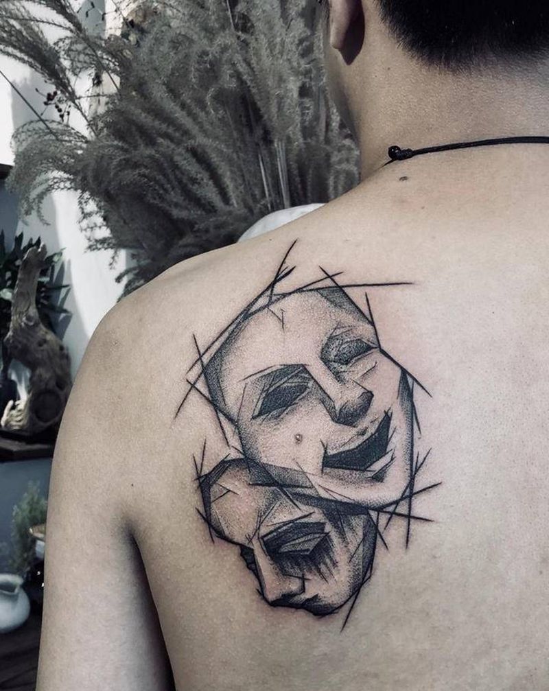 假面纹身图片_背部几何纹身图案