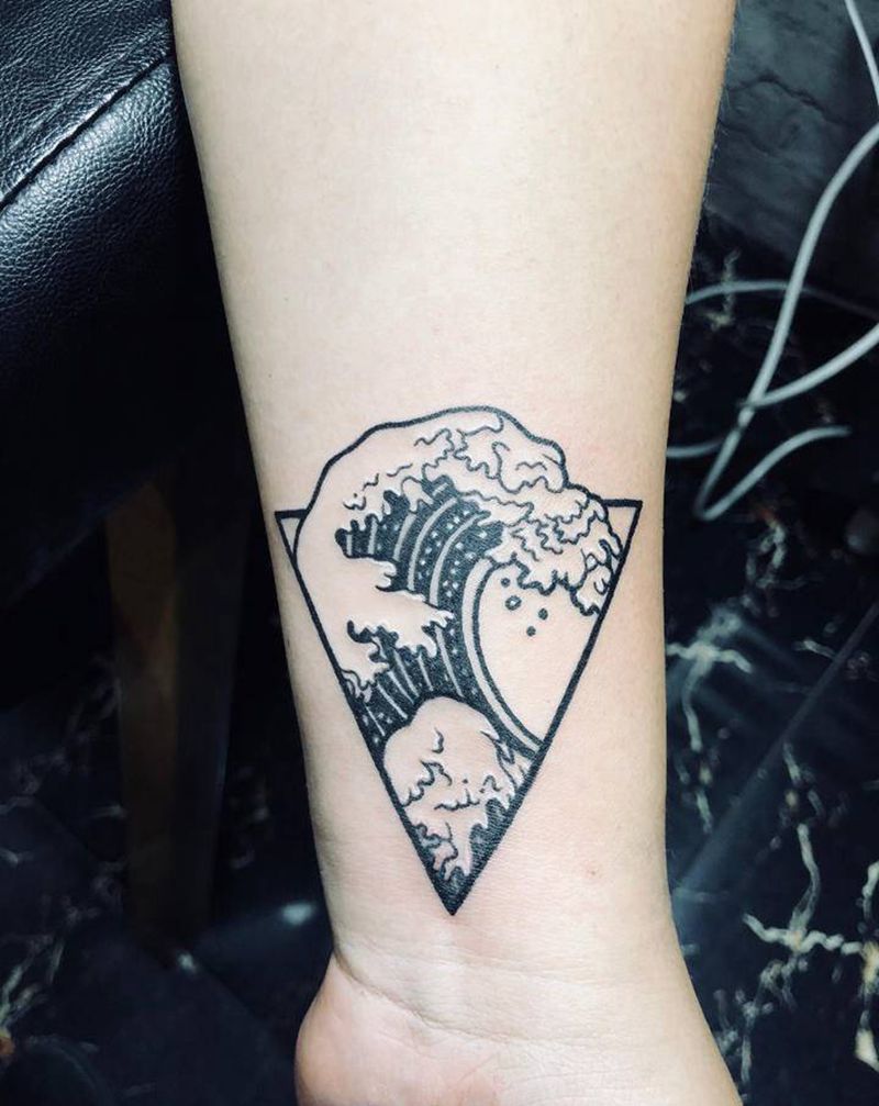 水浪纹身纹身图片_手臂腿部Old School纹身图案