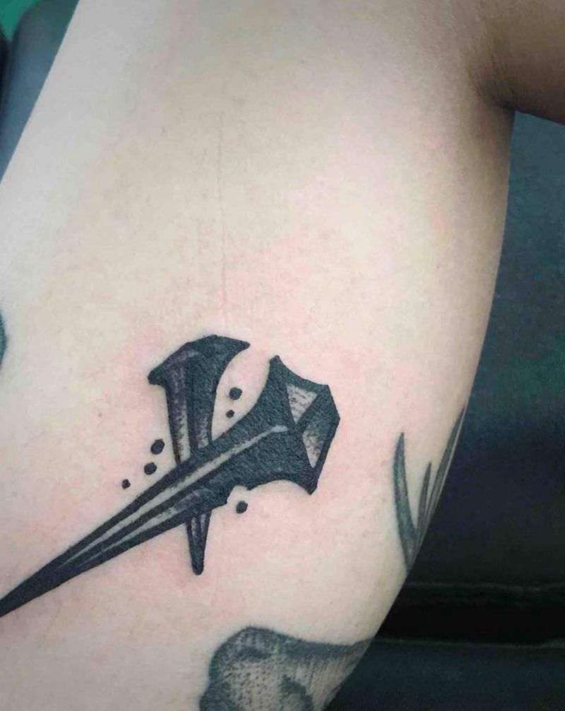 钉纹身图片_Old School纹身图案