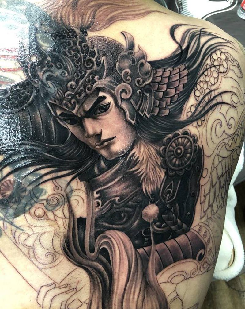 遮盖未完纹身图片_背部新传统纹身图案