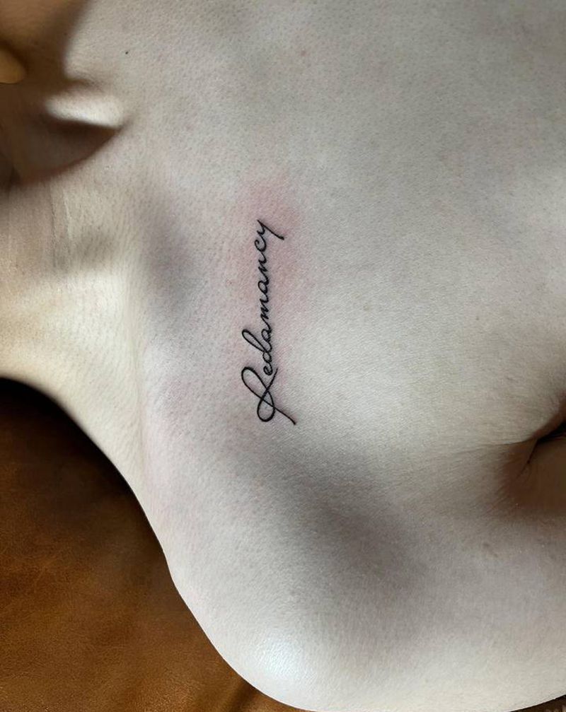 花体英文纹身图片_肩部背部花体字纹身图案