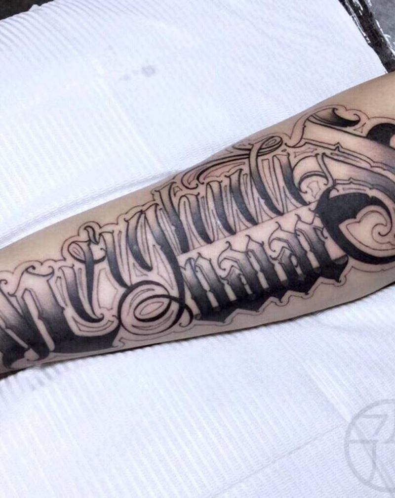 小臂花体纹身图片_手臂花体字纹身图案