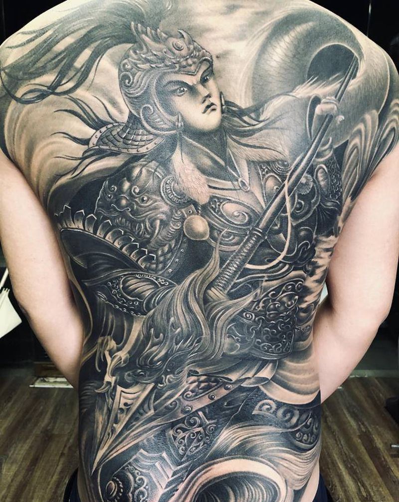 子龙纹身图片_背部新传统纹身图案