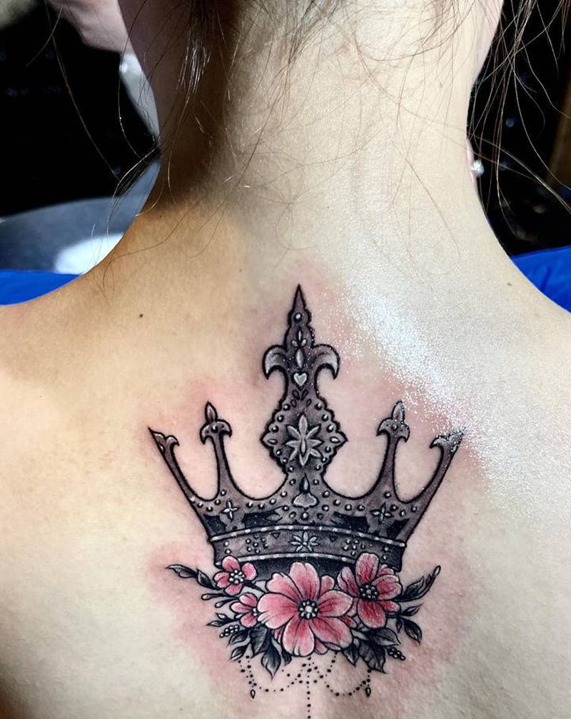 后背皇冠纹身纹身图片_背部手臂New School纹身图案