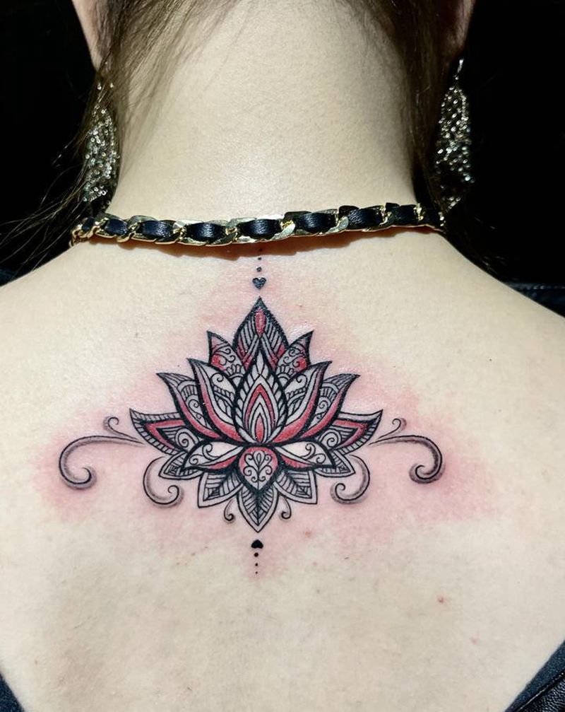 后背梵花纹身图片_腰部背部点刺图腾纹身图案