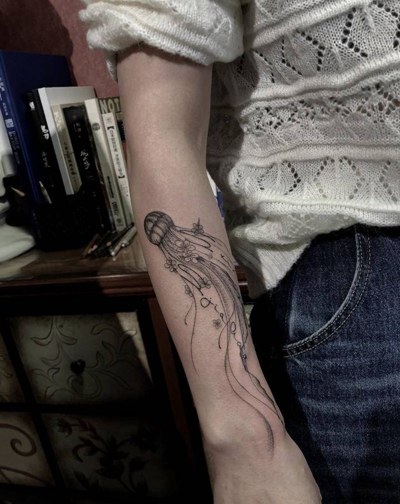 原创水母纹身图片_手臂纹身图案