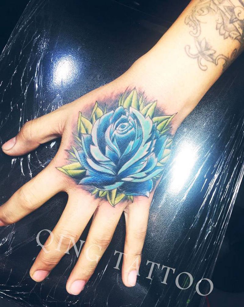 花手纹身图片_手部New School纹身图案