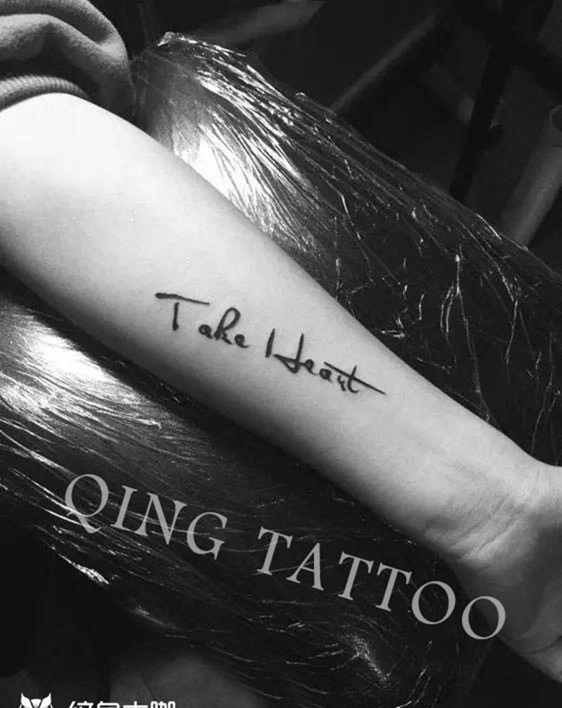 字母纹身图片_手臂花体字纹身图案