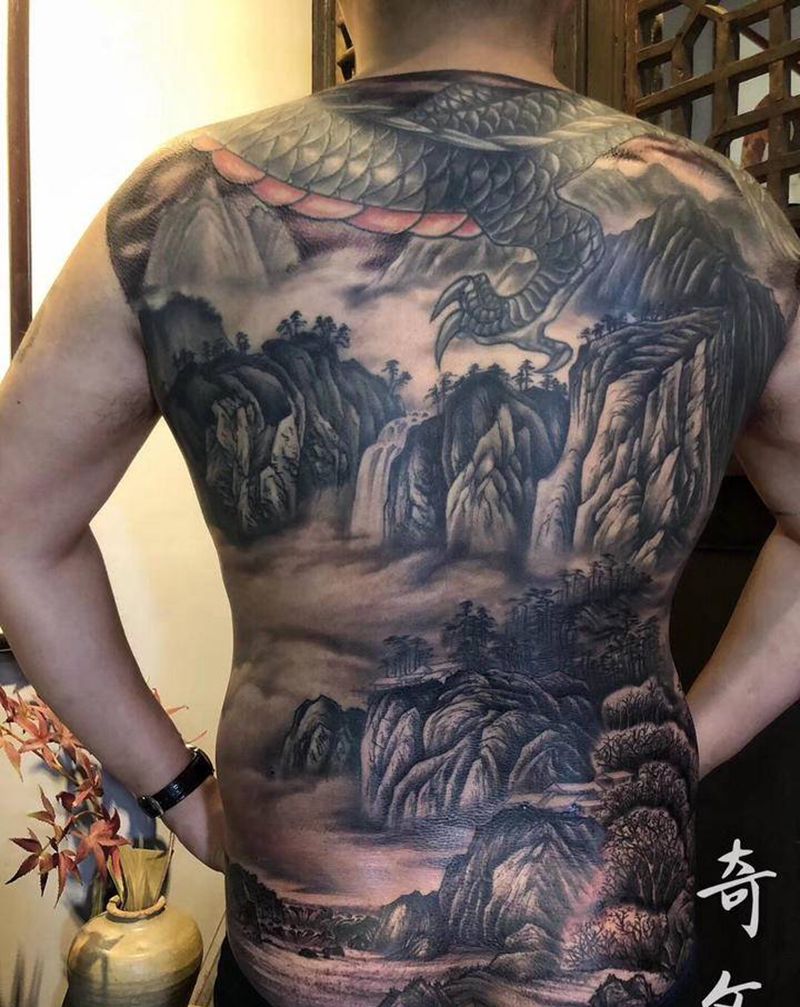 山水大背纹身图片_背部新传统纹身图案
