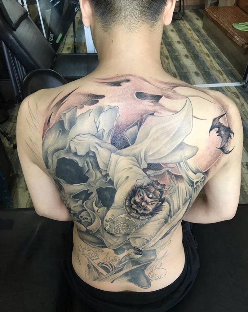 钟馗纹身图片_背部新传统纹身图案