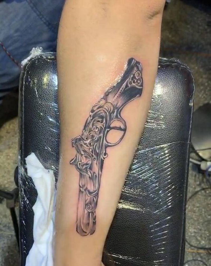 火铳纹身图片_手臂纹身图案