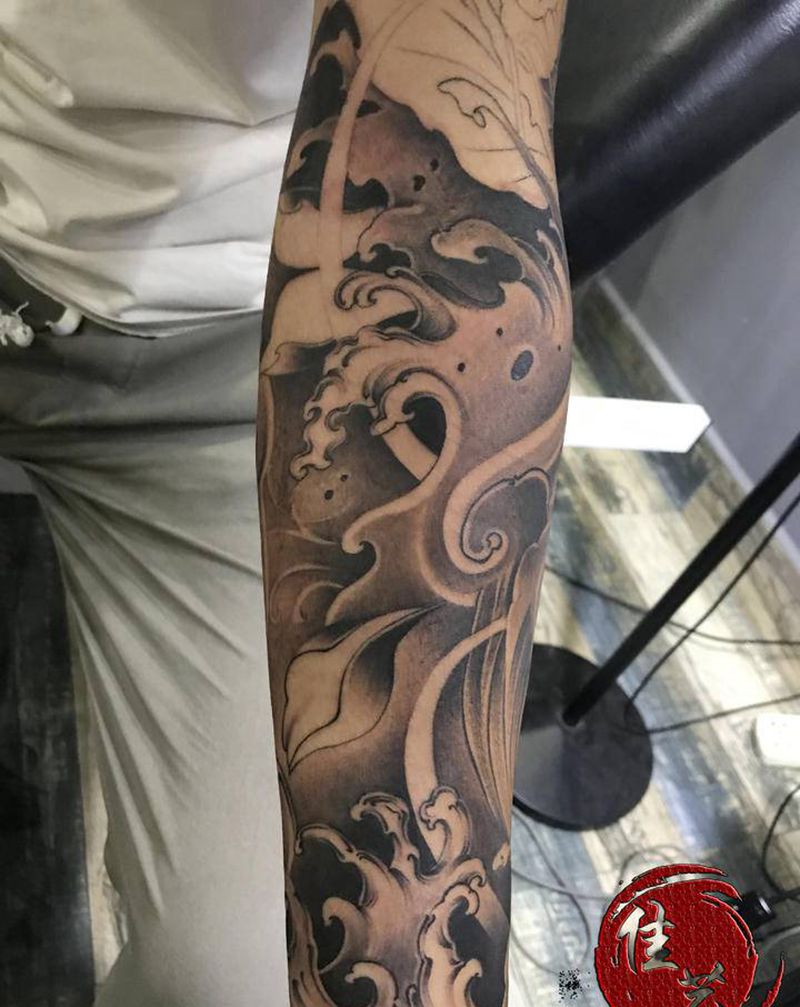 鲤鱼纹身图片_手臂新传统纹身图案