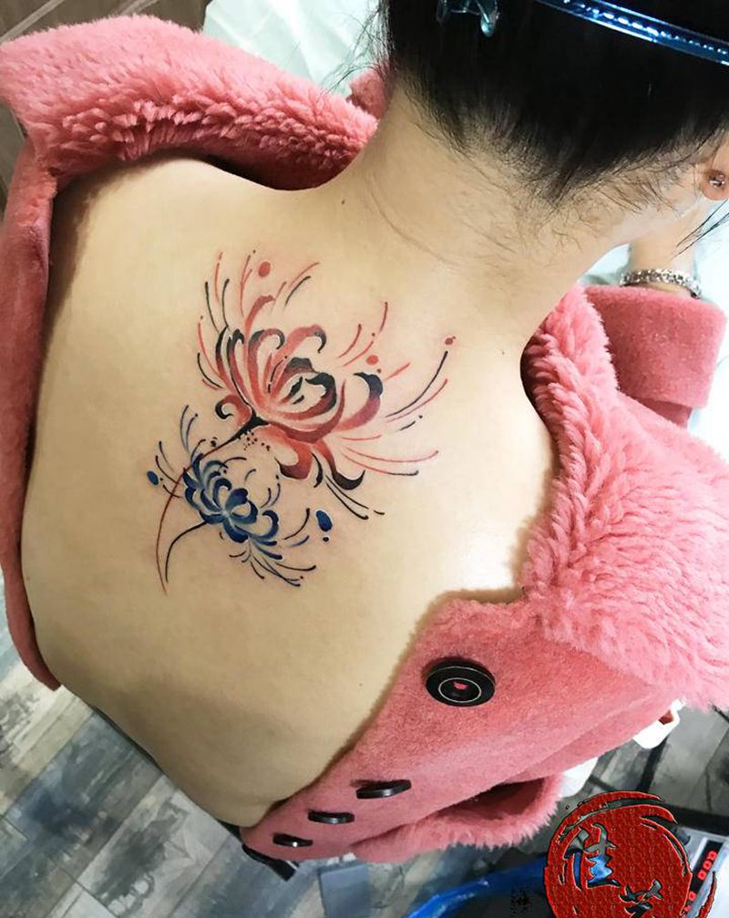 彼岸花纹身图片_颈部New School水彩纹身图案
