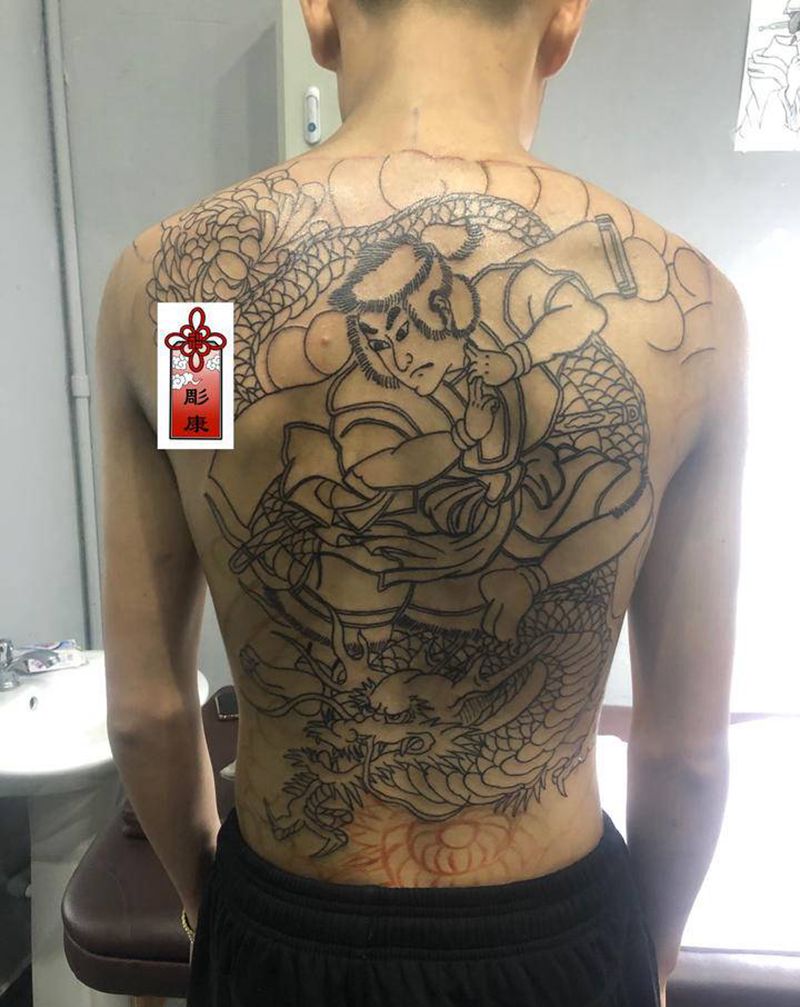 云龙九郎纹身图片_背部老传统纹身图案